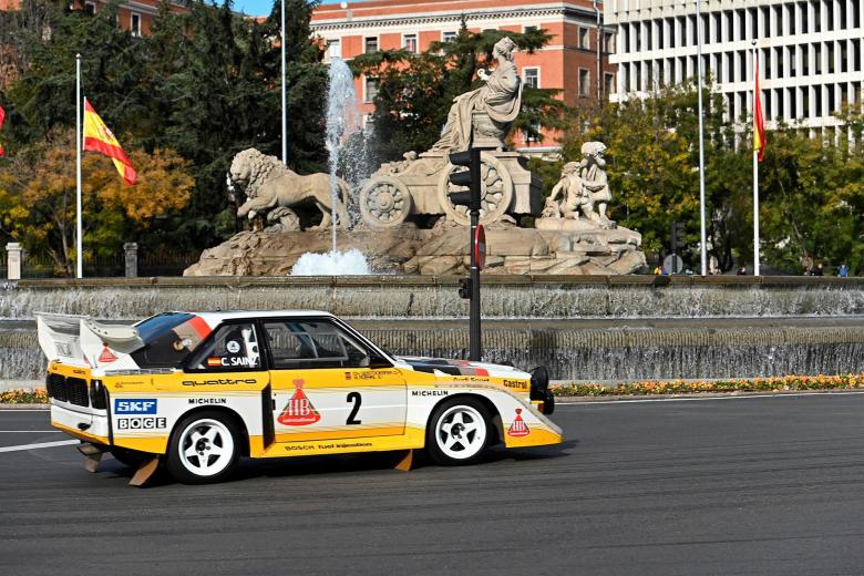 Carlos Sainz compitió con este coche en su primeras temporadas, logrando sus primeros podios y su primer título en 1990