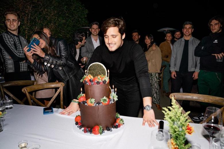 El actor Diego Boneta celebra su cumpleaños con una gran tarta | Instagram