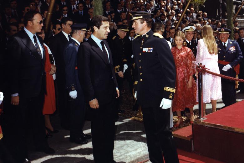 Saludo de S.M el Rey Don
Juan Carlos I, al Presidente
del Gobierno, D. Adolfo Suárez
González al finalizar el desfile
militar, 9 de mayo de 1978