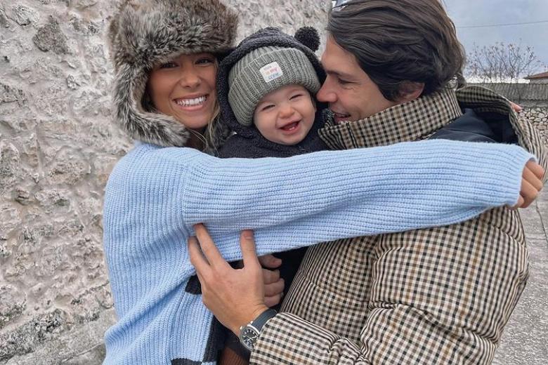 María Pombo junto a su marido y su hijo | Instagram