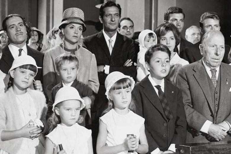 Fotograma de la película La gran Familia Española