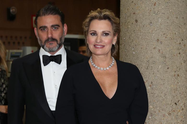 Ainhoa Arteta and Matías Urrea during the " ABC Awards : Mariano de Cavia, Luca de Tena and Mingote 2019 " in Madrid on Tuesday , 03 December 2019.