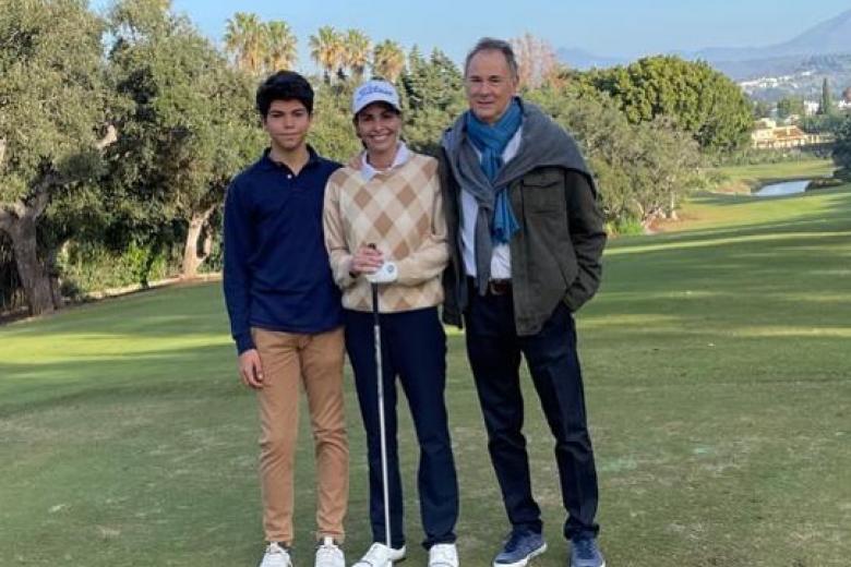 Inés Sastre junto a su hijo y su expareja en el golf | Instagram
