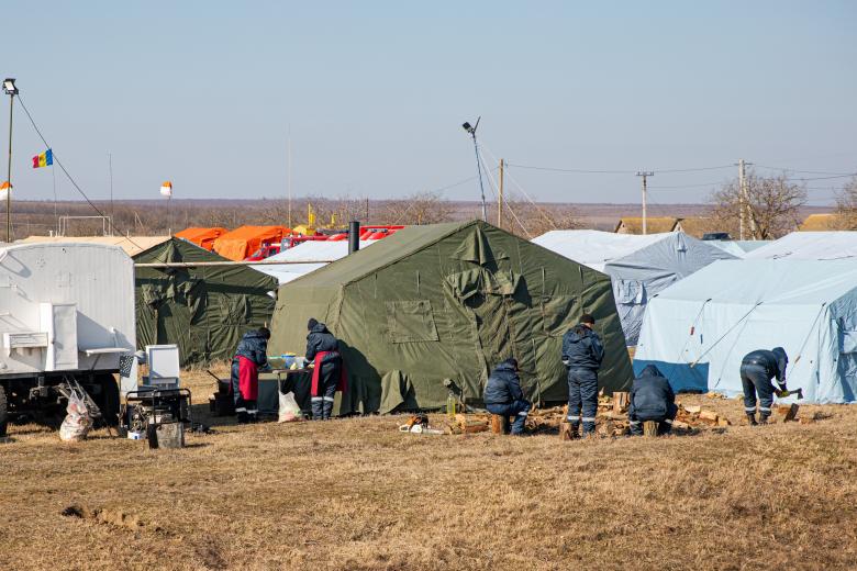 Un campamento de refugiados cerca de la frontera entre Moldavia y Ucrania en el puesto de control de Palanka, cerca de un punto de recepción de refugiados, en Moldavia.