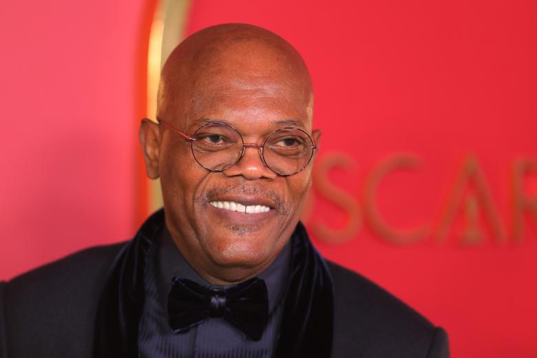 Samuel L. Jackson posa en la alfombra roja antes de recibir el galardón.