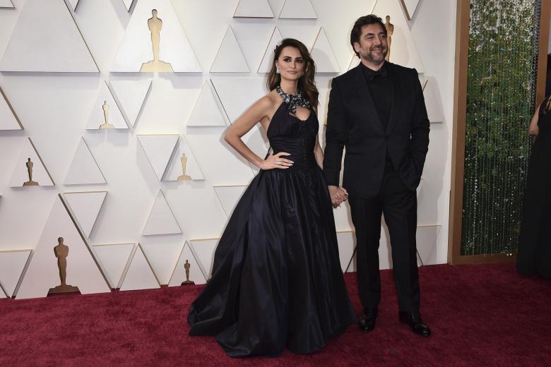 Penélope Cruz y Javier Bardem en la alfombra roja de los Oscar 2022