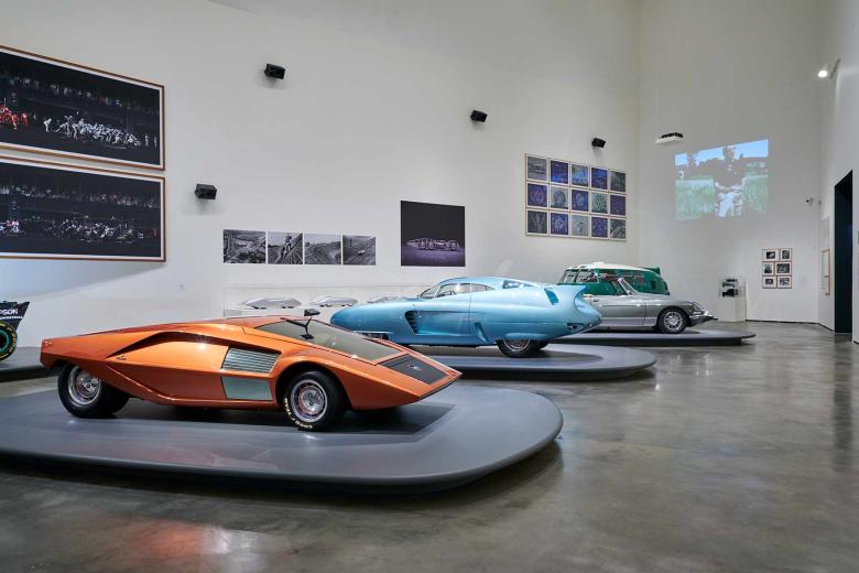 automóviles de Norman Foster para el Guggenheim 10