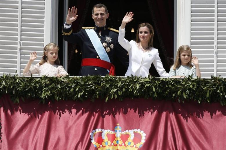 El día de proclamación de Don Felipe como Rey de España, junto a sus hijas