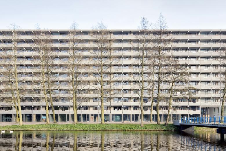 2017: DeFlat Kleiburg, en Ámsterdam, Países Bajos. Obra de NL Architects y XVW architectuur
