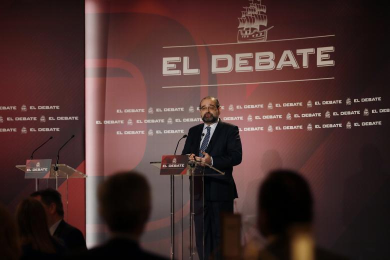 D. Alfonso Bullón de Mendoza ha abierto el desayuno informativo como presidente de El Debate
