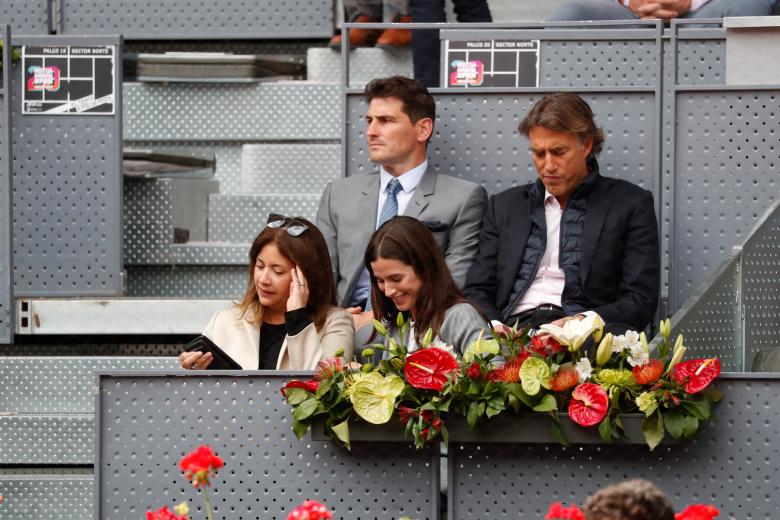 Andrea Levy and Iker Casillas during the match at the Madrid Tennis Open, May 4, 2022.