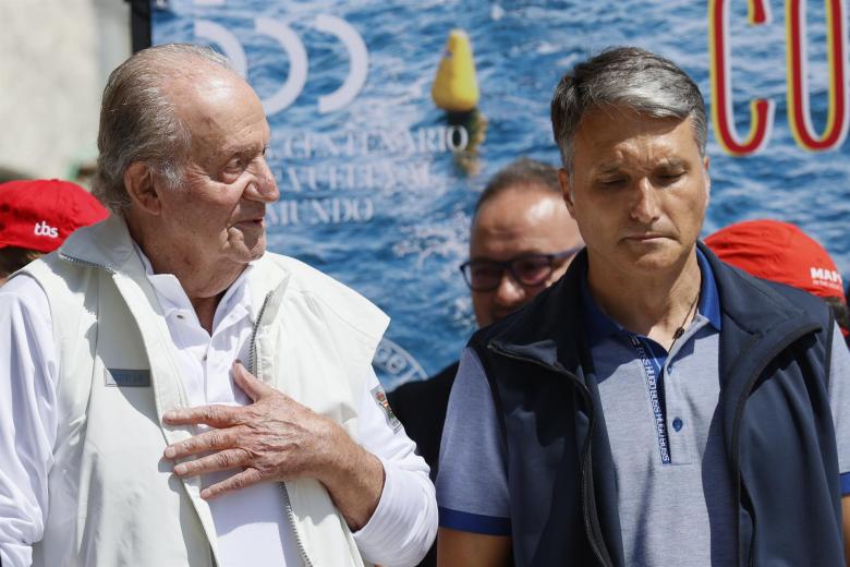 Don Juan Carlos se ha mostrado emocionado por el recibimiento en Sanxenxo
