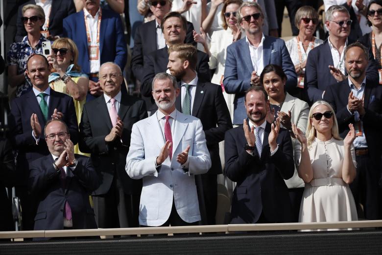 El Rey Felipe, acompañado por el príncipe de Noruega Haakon y Miquel Iceta, ministro de Cultura y Deporte