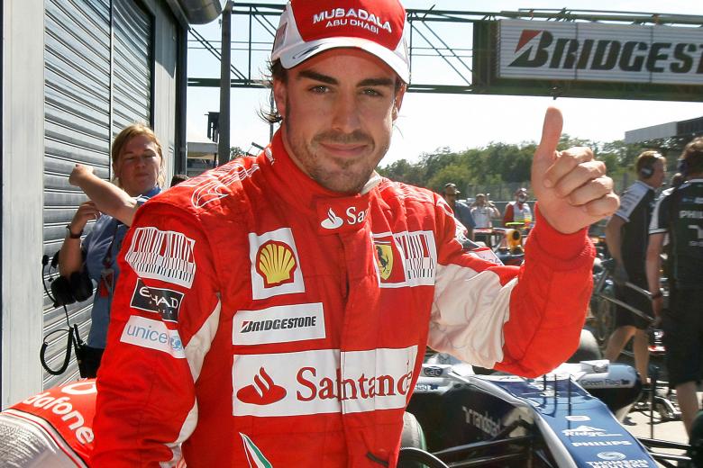Fernando Alonso ficha por la legendaria Scuderia Ferrari en el año 2010 con el objetivo de lograr el tercer campeonato del mundo vestido de rojo