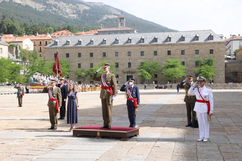 El Rey es recibido en Real Monasterio de San Lorenzo de El Escorial