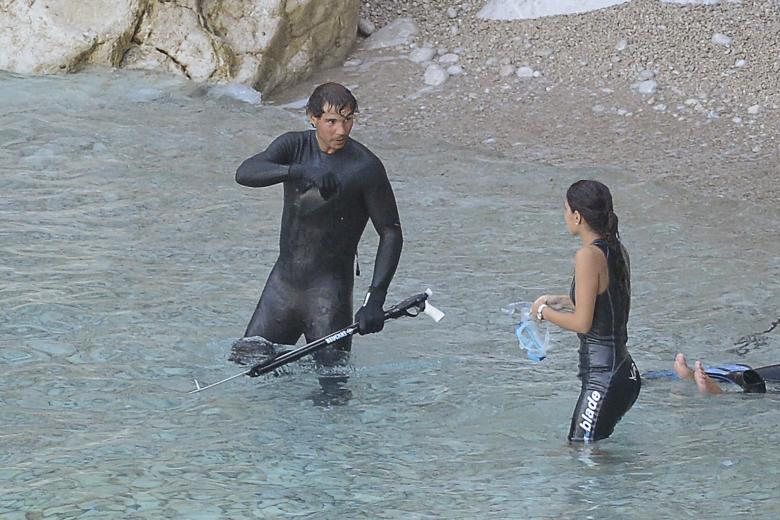 El tenista y su novia practicando snorkel en Mallorca en 2015