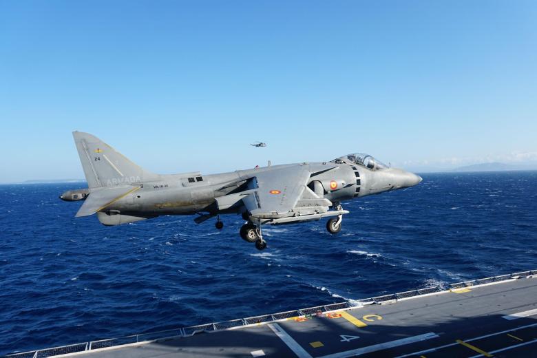 Las unidades aéreas que intervienen son los aviones AV8B Harrier; helicópteros SH30, SH60F, SH60B, AB212 y SCAN EAGLE, de la 9ª, 5ª, 10ª, 3 ª y 11ª Escuadrillas de la Flotilla de Aeronaves de la Armada; y reactores caza F -18 y Eurofighter, del Ejército del Aire, y el Ejército de Tierra participa con unidades de l Regimiento de Artillería de Costa 4 y Regimiento de Artillería Antiaérea 74.