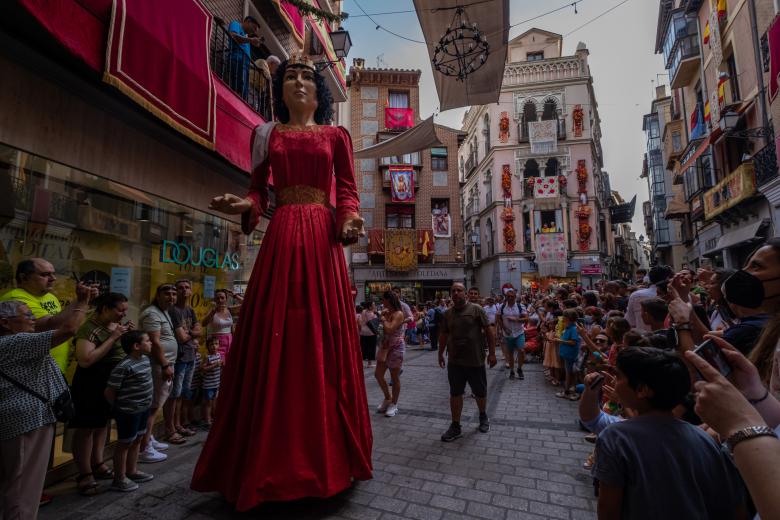 Las calles de Toledo y Sevilla vuelven a celebrar el Corpus Christi ...