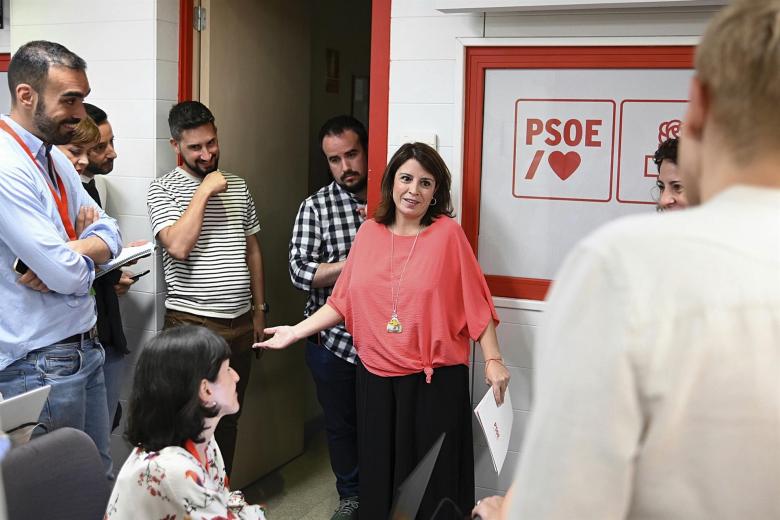 La vicesecretaria general del PSOE, Adriana Lastra, comenta los resultados de las elecciones en Andalucía