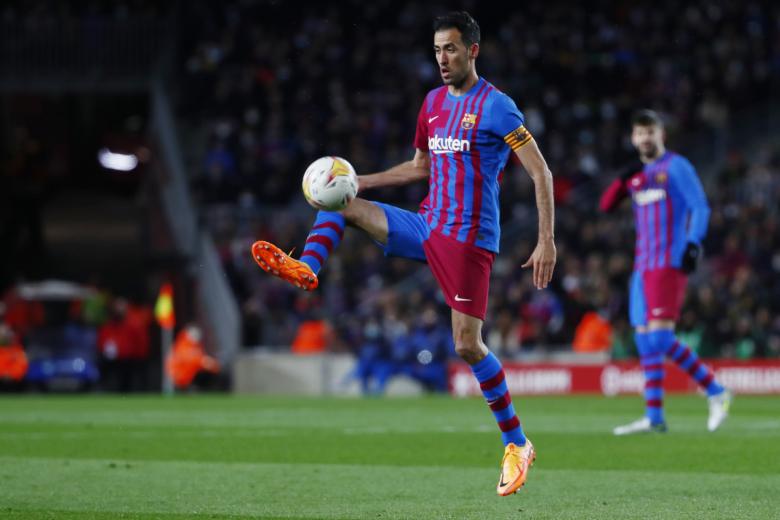 SERGIO BUSQUETS. El único futbolista de la Selección en 2010 que sigue en la Selección en 2022. Es capitán, pieza clave para Luis Enrique y sigue en el Barcelona, único equipo en el que ha militado