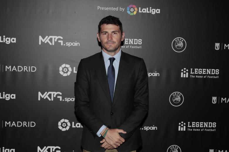 IKER CASILLAS. El mejor portero de la historia de España dijo adiós al Real Madrid en 2015, se fue al Oporto y finalmente se retiró tras sus problemas de salud en 2019. Es embajador de La Liga y trabaja en la fundación del Real Madrid