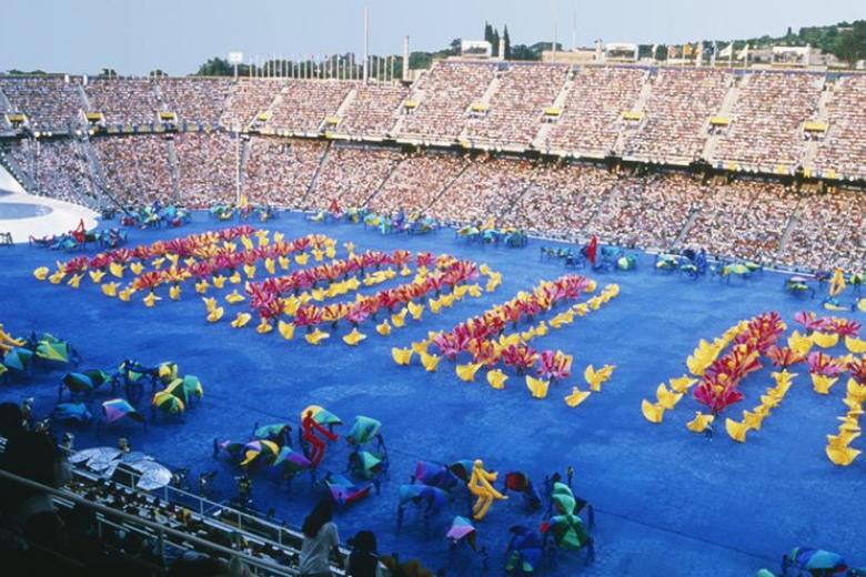 HOLA, bienvenidos a España - Una de las imágenes más recordadas: nada más comenzar la ceremonia de inauguración un simple 'Hola' dio la bienvenida a todos a esta gran cita deportiva