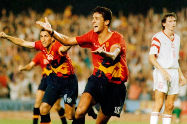 El gol de Kiko - España ganó su único oro olímpico en Barcelona 1992. Fue en un emocionante partido ante Polonia, ganado por un gol de Kiko en el último minuto. El Camp Nou se llenó de banderas de España