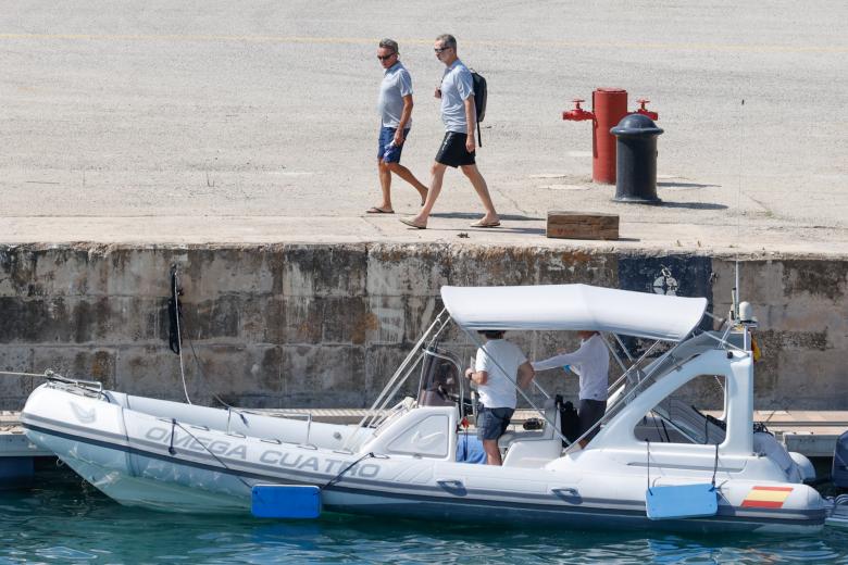 Primeras imágenes del Rey Felipe saliendo a navegar en Mallorca