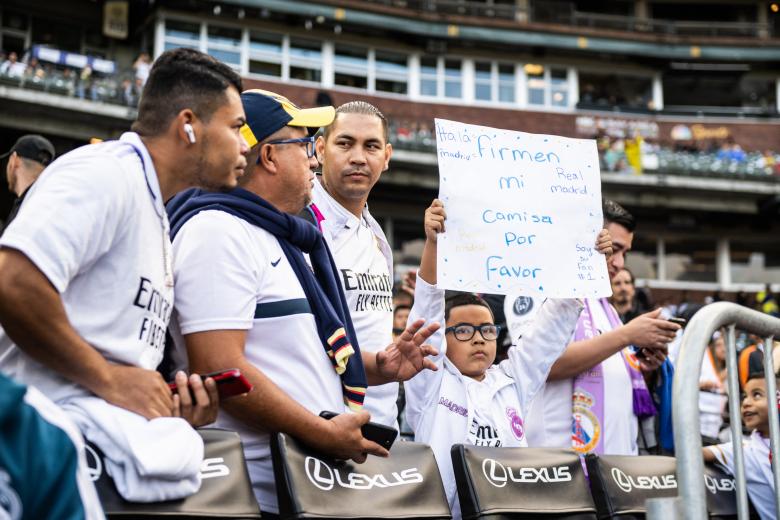 Los aficionados de San Francisco acudieron en masa a ver el duelo entre el Real Madrid y el América