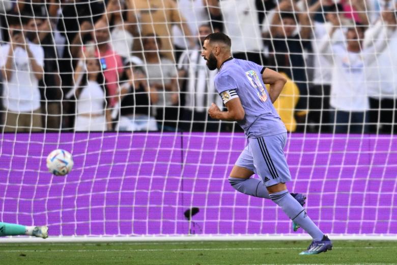 Benzema, en el momento de su gol a la Juventus de Turín de penalti