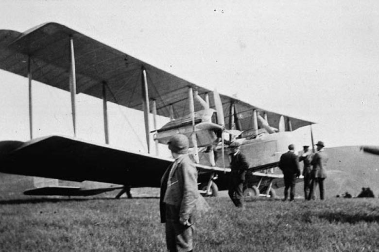 Avión Vickers en el que John William Alcock y Arthur Whitten Brown realizaron la primera travesía atlántica sin escalas