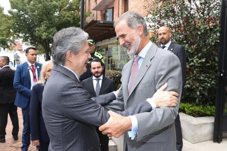 Felipe VI, junto al presidente de Ecuador