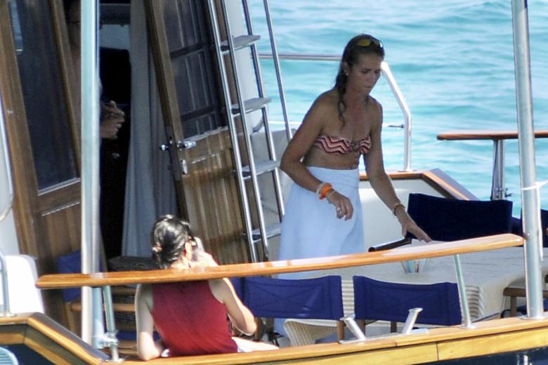 La Infanta Elena, durante unas vacaciones en Menorca, en agosto de 2011