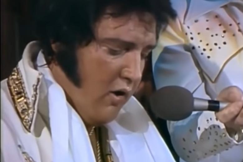 Elvis en una de sus ultimas actuaciones