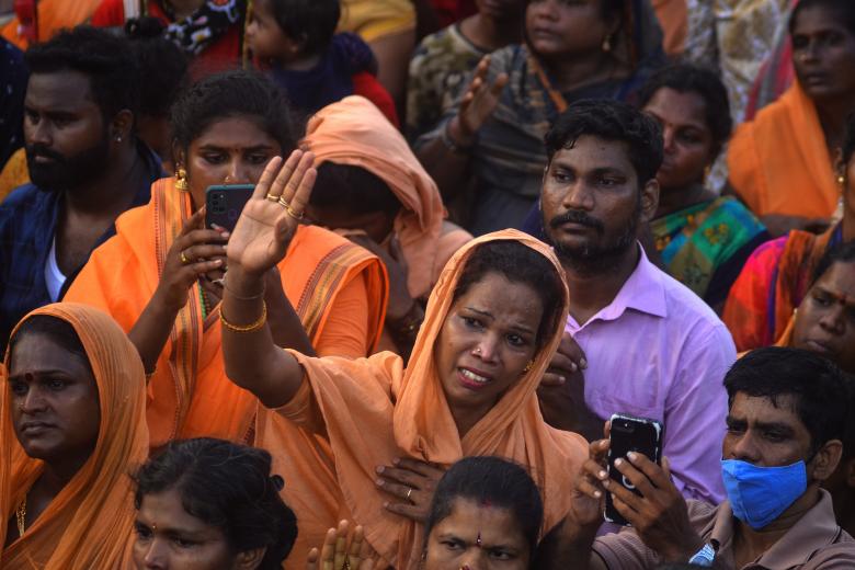 Chennai (India), 29/08/2022.- A Christian devotee offers a prayer as she takes part in a procession during Annai Velankanni (Our Lady of Good Health) festival, at Annai Velankanni Shrine in Chennai, India, 29 August 2022. Annai Velankanni is an annual festival celebrated for 11 days. The festival is dedicated to Mother Mary who is known as Annai Velankanni in Tamil. The feast starts on August 29 and concludes on September 08 and is celebrated in the state of Tamil Nadu. EFE/EPA/Idrees Mohammed