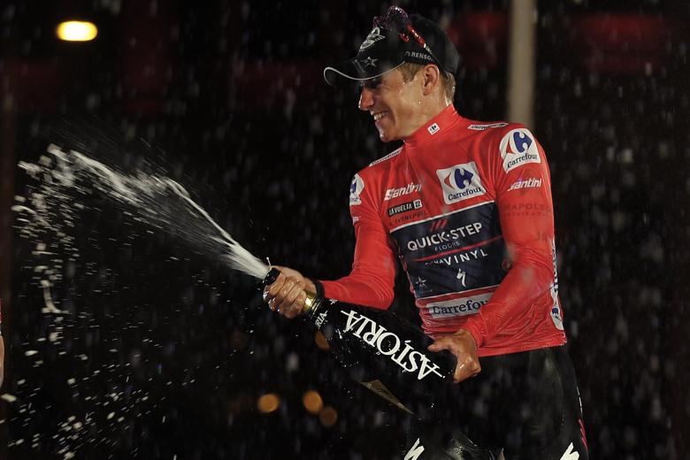 Evenepoel celebra su victoria en la Vuelta Ciclista a España 2022