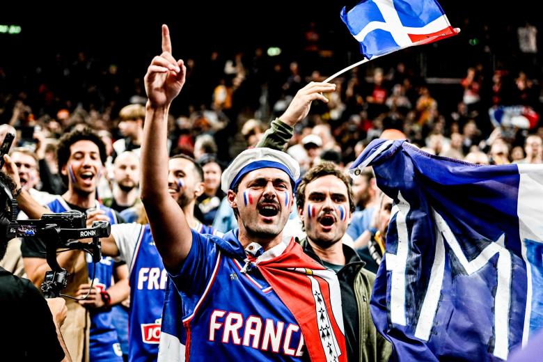 Aficionados de Francia en Berlín, donde se ha jugado esta final del Eurobasket