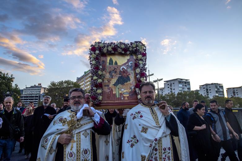 Skopje (Republic Of North Macedonia), 20/09/2022.- North Macedonia'Äôs Orthodox priests carry an icon of the Mother of God during a procession before the big Orthodox holiday Nativity of the Mother of God in Skopje, Republic of North Macedonia, 20 September 2022. Orthodox believers from Skopje celebrate Orthodox holiday Nativity of the Mother of God on 21 of September, according to the Julian calendar. EFE/EPA/GEORGI LICOVSKI