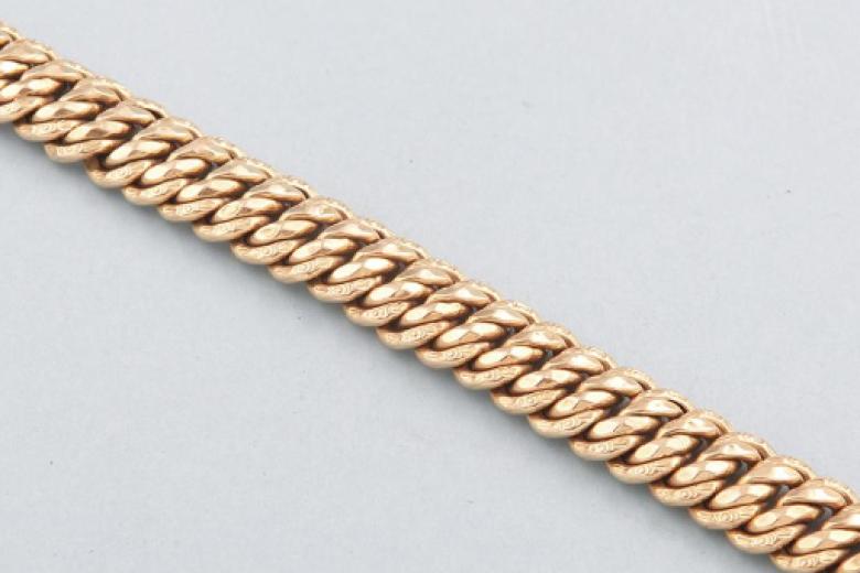 Este lote de pulseras de oro amarillo