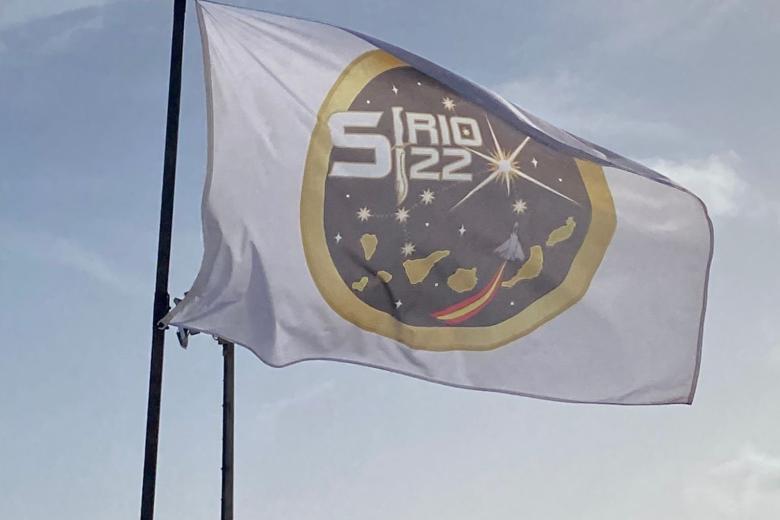 La bandera de los ejercicios Sirio 22 ondea en la base militar de Gando. El Mando Aéreo de Combate (MACOM) es el encargado de realizar un adiestramiento cada vez más especializado y realista