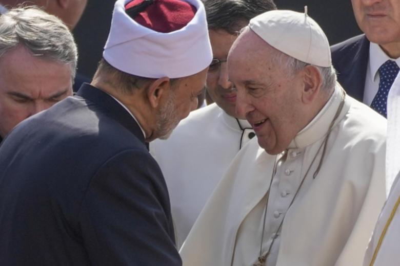 Ahmed El-Tayeb, Gran Imam de al-Azhar ha dado la bienvenida al Papa Francisco en su viaje a Baréin