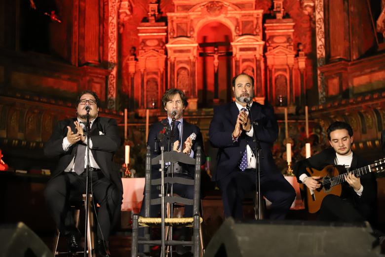 «Canta conmigo Jerez» de María José Santiago con 4 generaciones de Santiago y San Miguel en Córdoba.