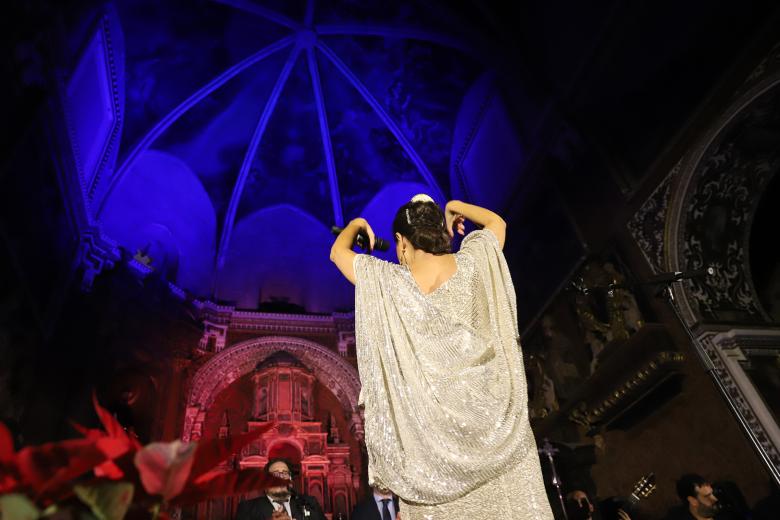 «Canta conmigo Jerez» de María José Santiago con 4 generaciones de Santiago y San Miguel en Córdoba.