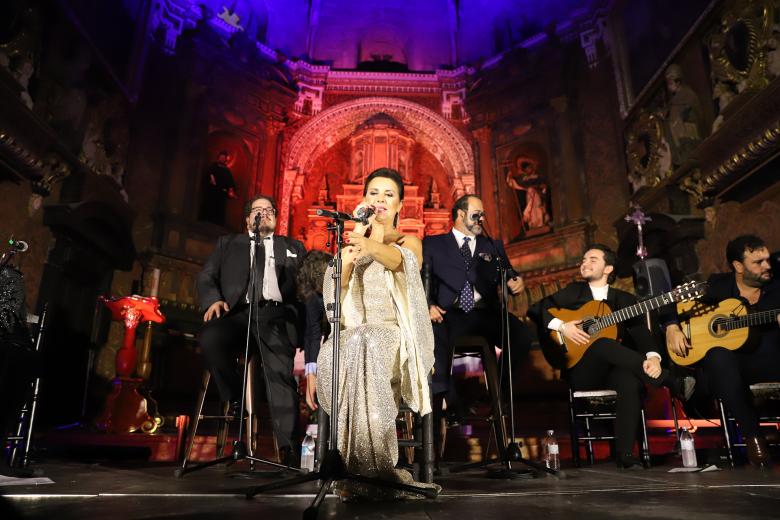 «Canta conmigo Jerez» de María José Santiago con 4 generaciones de Santiago y San Miguel en Córdoba.