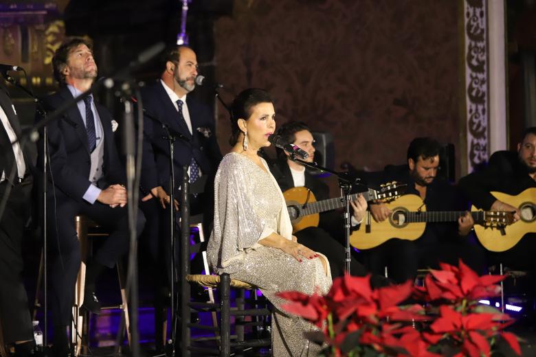 «Canta conmigo Jerez» de María José Santiago con 4 generaciones de Santiago y San Miguel en Córdoba.