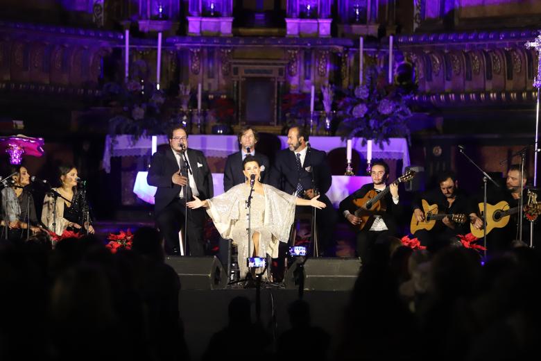 «Canta conmigo Jerez» de María José Santiago con 4 generaciones de Santiago y San Miguel en Córdoba.