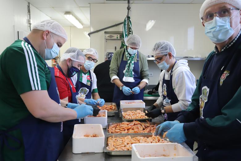 Preparación de los menús solidarios del Club Cocinillas