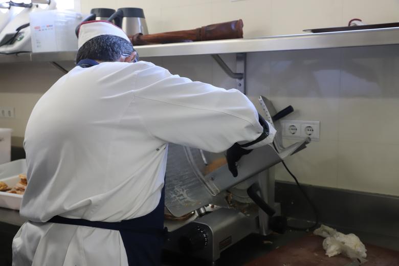 Preparación de los menús solidarios del Club Cocinillas