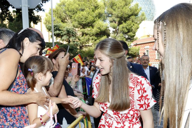 La Princesa de Asturias y la Infanta Sofía, en Figueres (Gerona)
