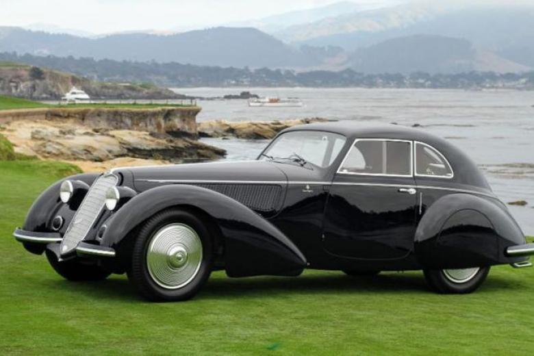 Alfa Romero 8C 2900 Lungo Spider, 1939. Tras un nombre que hace justicia a la elegancia del propio coche se esconde una de las 12 unidades que creó la mítica firma italiana. Otras de las estrellas en los concursos de elegancia subastado en 2018 por 18 millones de euros